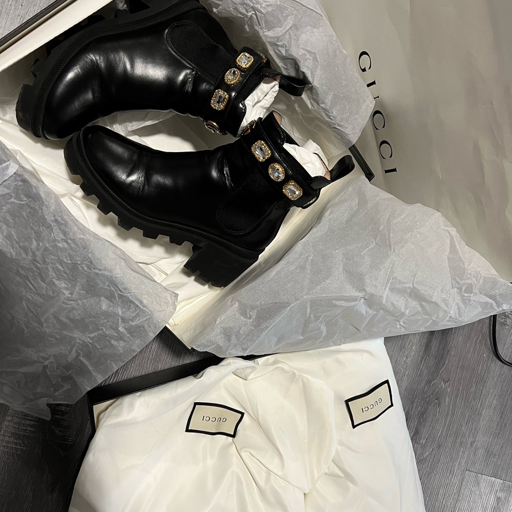 Gucci Leather Ankle Boot with Belt (EU 36)